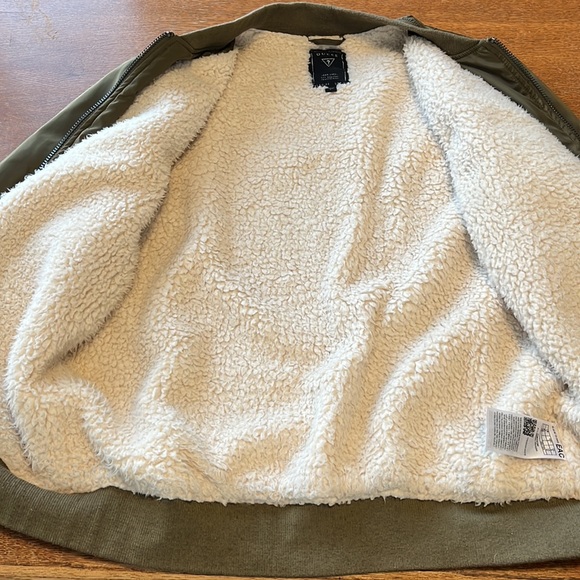 Men’s LARGE. Guess bomber jacket. Unique piece picked up in the USA. - Picture 6 of 6